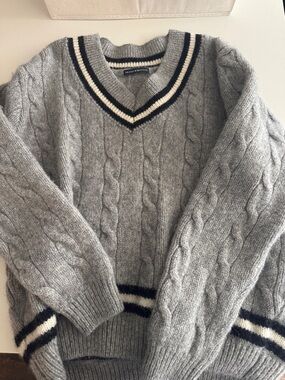Brandy Melville Oversized Gray Cable Knit V-Neck Sweater with Navy & Cream Trim